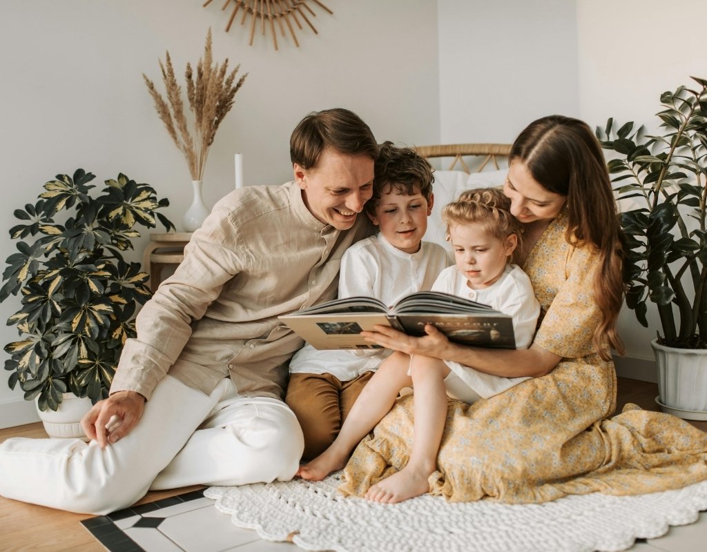 A family in a connected, open counselling moment